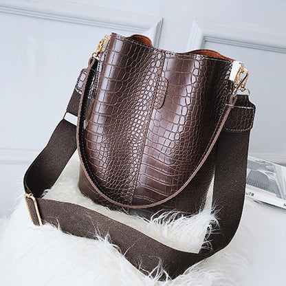 Korean fashion female bag 2021 crocodile pattern handbag female ins shoulder bag double shoulder strap female bag messenger bag