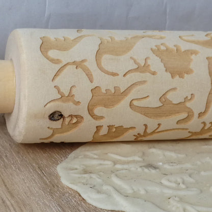 JM01032 wooden dinosaur printing rolling pin wooden carving embossed rolling pin cookie dough stick