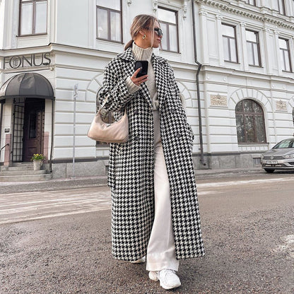 Cross-border women's clothing 2023 autumn and winter new houndstooth long windbreaker high-end fashion coat black and white light mature coat for women