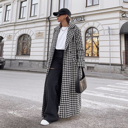 Cross-border women's clothing 2023 autumn and winter new houndstooth long windbreaker high-end fashion coat black and white light mature coat for women