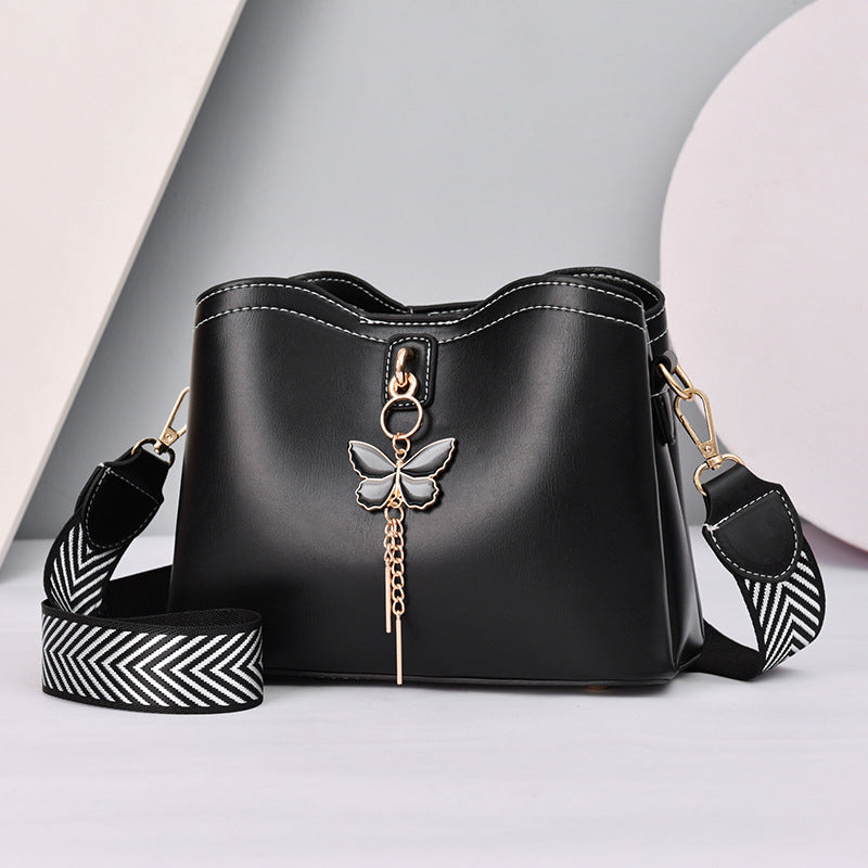 Wholesale Women's Bag Shoulder Bag 2021 New Fashion Versatile Bucket Bag Women's Wide Shoulder Strap Bow Lady's Small Bag