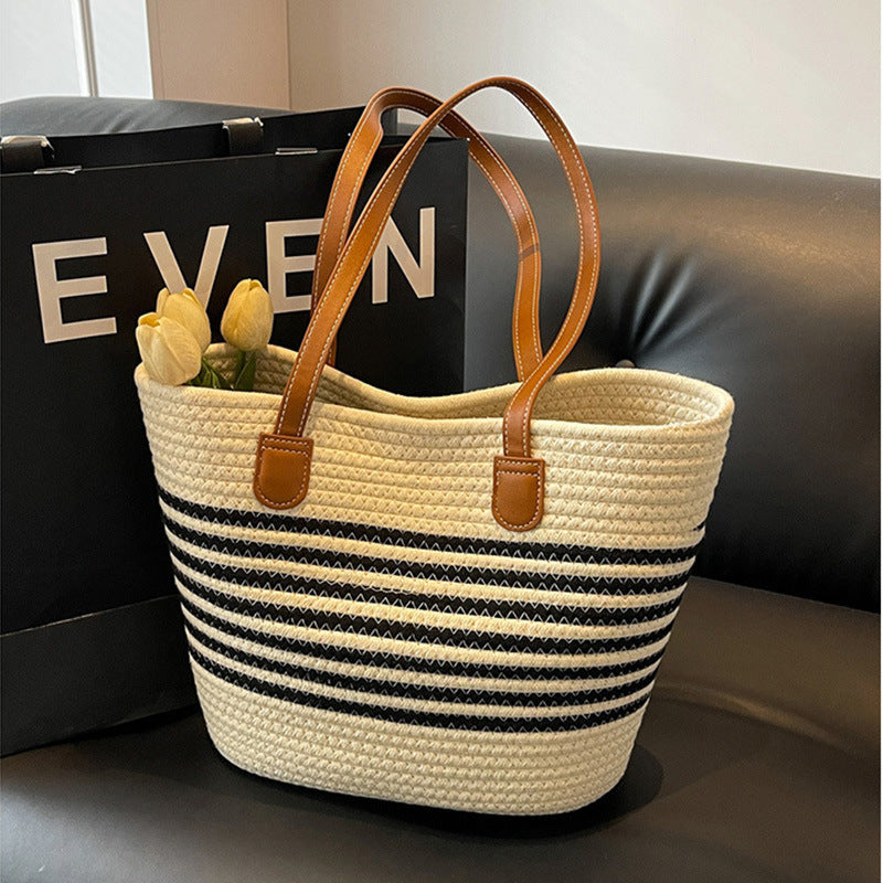 Fashion single shoulder straw bag 2024 new women's bag large capacity woven tote bag seaside holiday hand-held beach bag