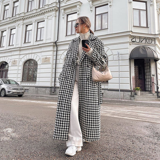 Cross-border women's clothing 2023 autumn and winter new houndstooth long windbreaker high-end fashion coat black and white light mature coat for women